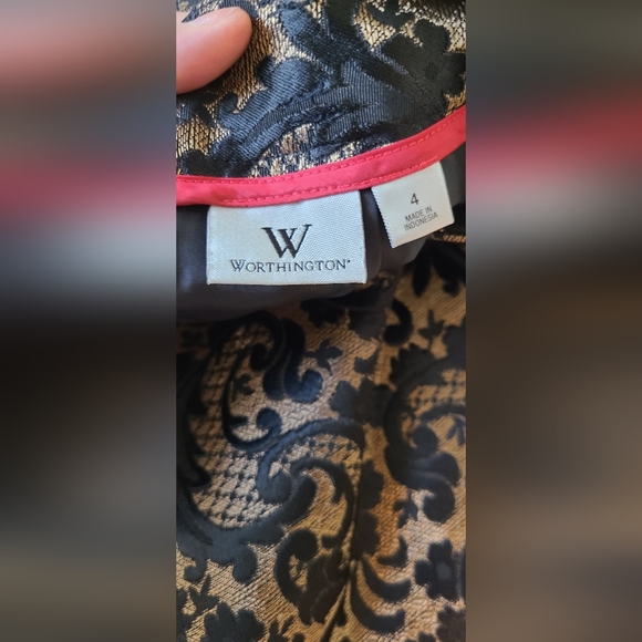 NWOT! Brocade Black & Gold Skirt Size 4 - Picture 6 of 6